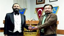 ÖZGÜRLÜK VE BARIŞ ÖDÜLÜ AKİF MANAF'IN